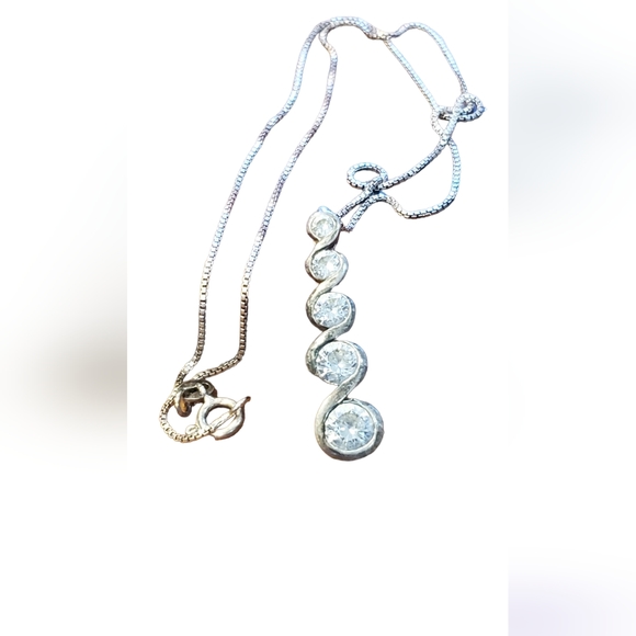 THL Sterling CZ Diamond pendant & Chain - Picture 12 of 12